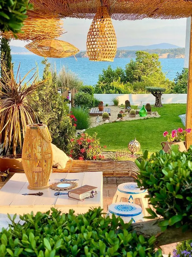 Casa De Oro Alma Aparthotel Sozopol 3*,